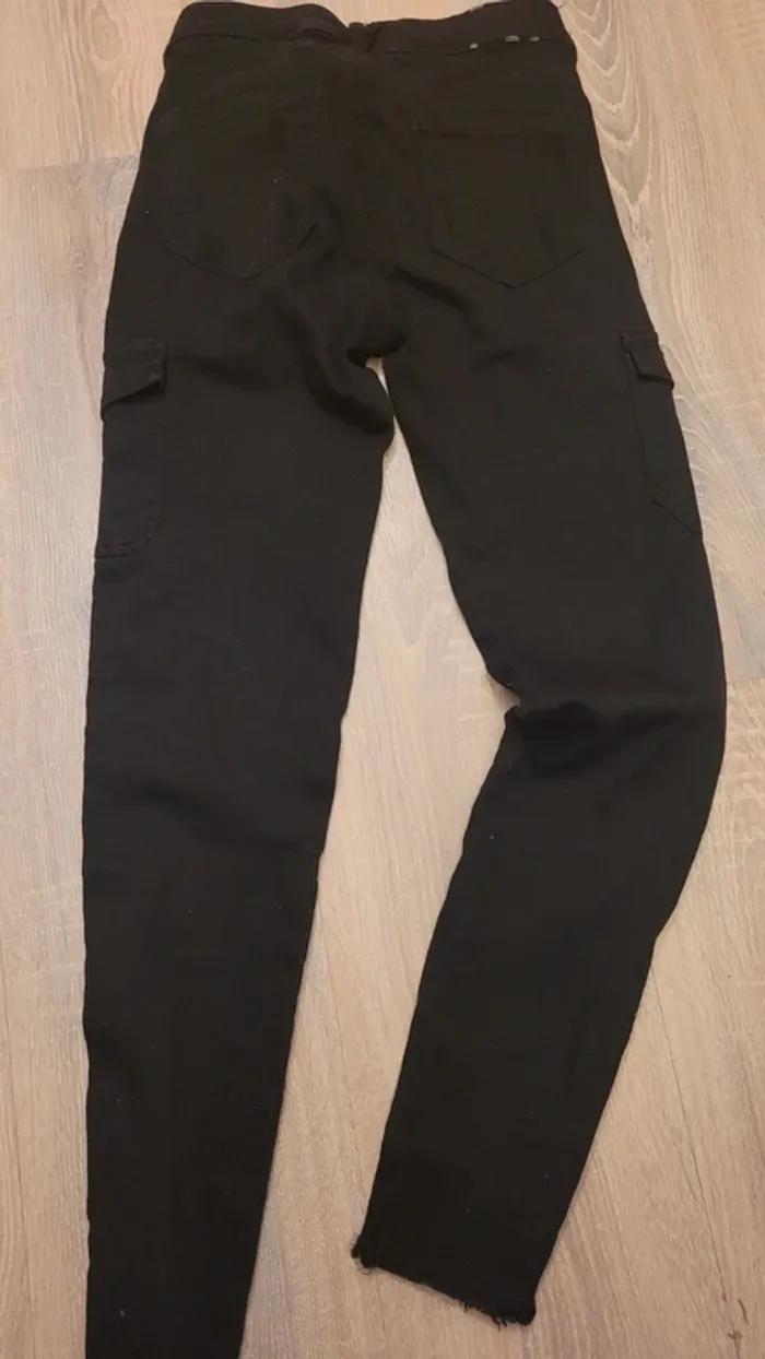 Jean Bershka taille 34 XS - photo numéro 3