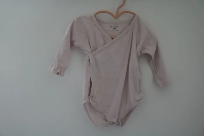 Lot bodies hiver fille 6 mois - photo numéro 4