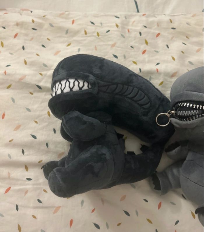 Peluches neuves Alien 25cm Xenomorphe peluche - photo numéro 3