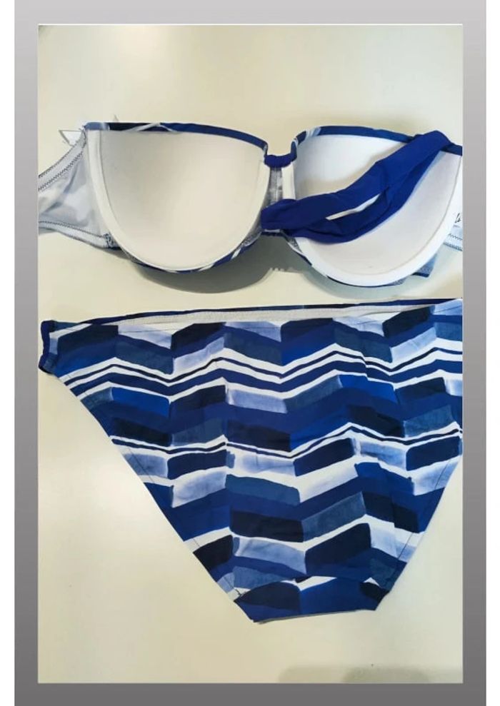 Maillot de bain deux pièces bleu et blanc Chantelle Taille bas 42 Taille haut 95D - photo numéro 5