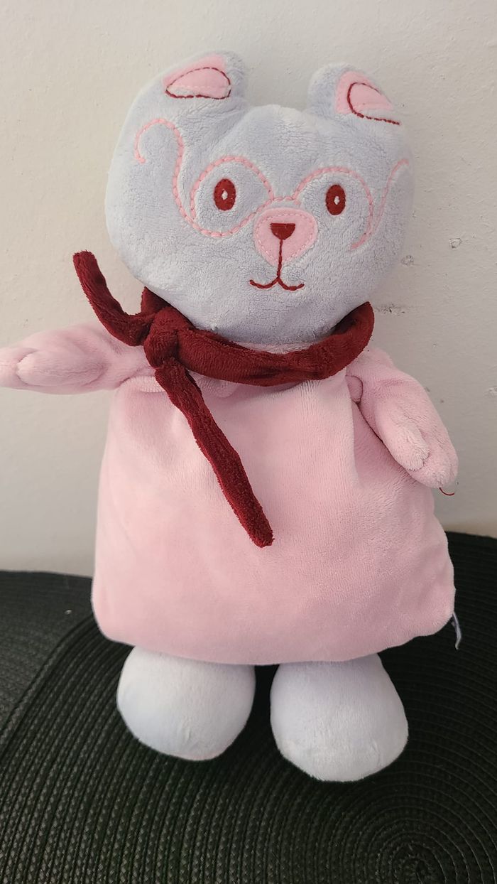 PELUCHE CHAT NOUNOURS ROSE ECHARPE BORDEAUX LUNETTES