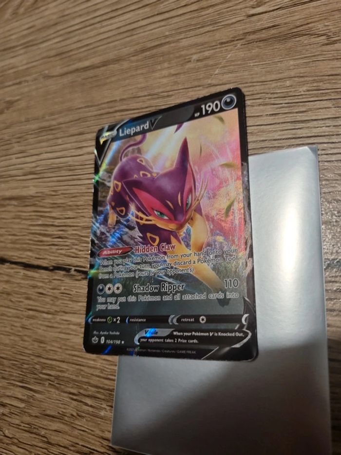 Carte pokémon liepard V 104/198 anglaise année 2021 - photo numéro 3