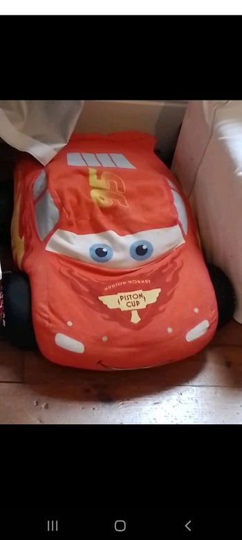 Pouf cars