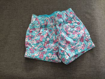 Short à fleurs