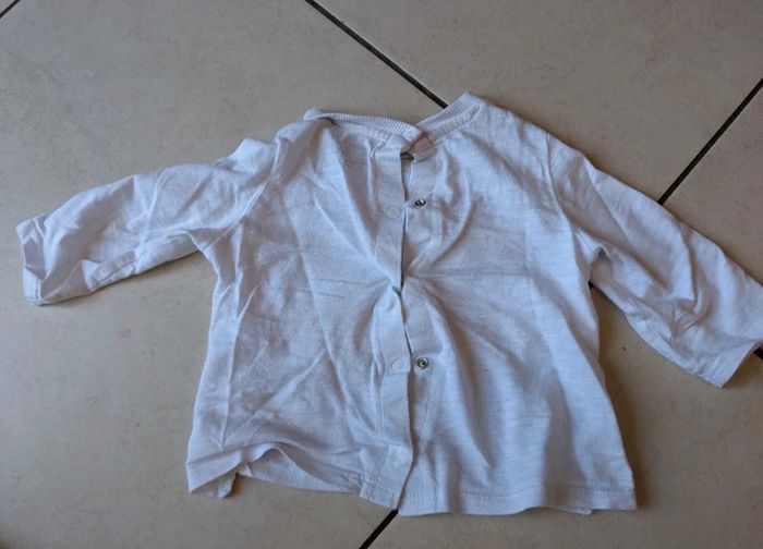 T-shirt manches longues garçon 9 mois - photo numéro 2