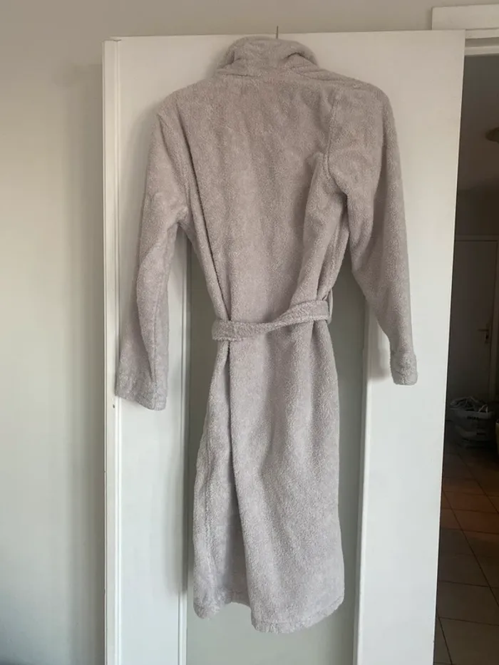 Peignoir Carré blanc gris - photo numéro 3