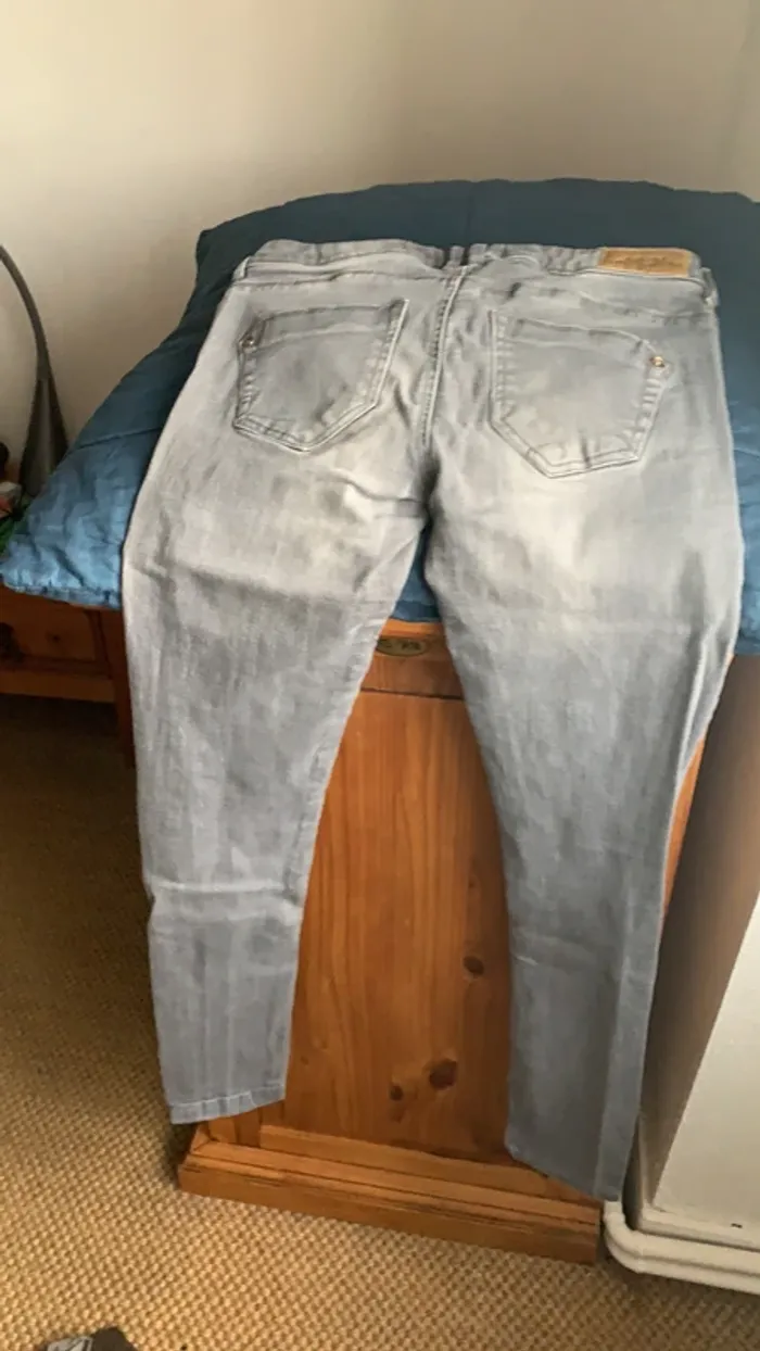 Jeans gris super skinny - photo numéro 4