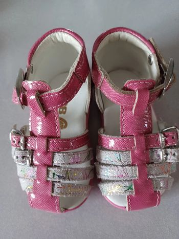Nu-pieds bébé fille GBB taille 17