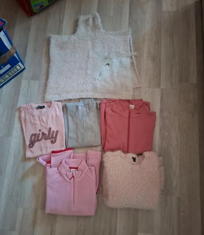 Lot pull, veste, gilet, polaire, poncho