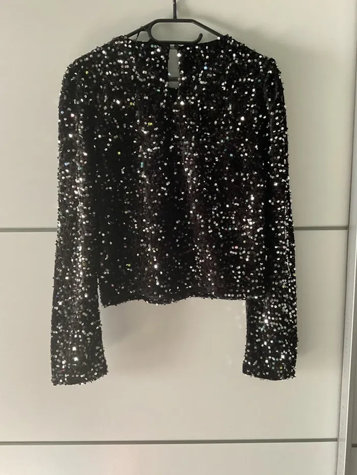Blouse courte à sequins - photo numéro 7
