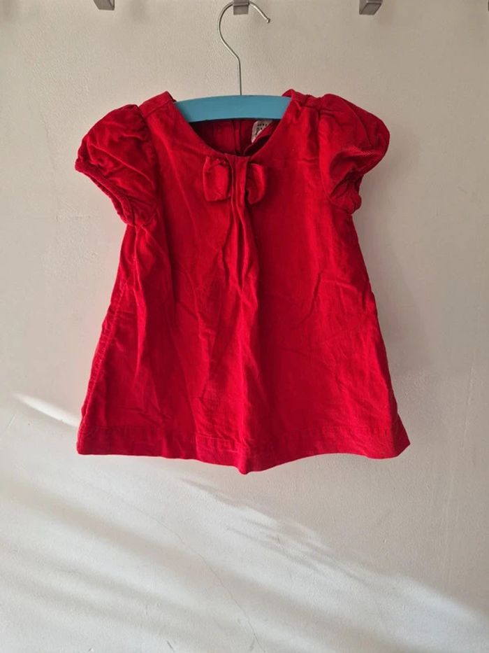 Robe rouge manches courtes baby GAP 6-12 mois - photo numéro 1