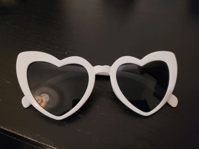 Lunette de soleil cœur blanc - photo numéro 3