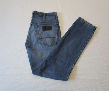 Jean homme Wrangler Texas coupe droite confort taille 42 W32 L30 Bleu Stone (J266)