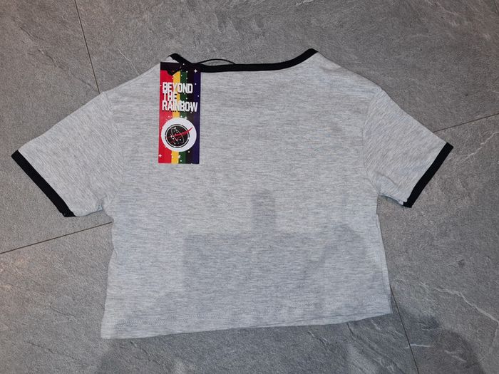 Tee shirt court noté taille 14 ans mais taille petit - photo numéro 3