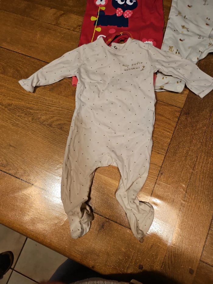 Lot pyjama 6 mois - photo numéro 3