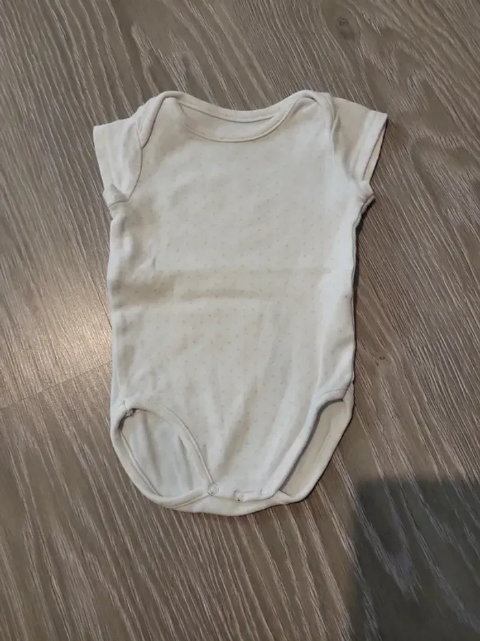 Lot 3 body 6 mois - photo numéro 2