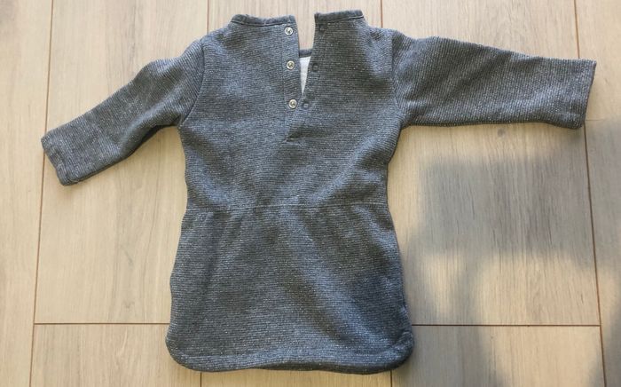 Robe grise pailletée Kiabi 6 mois - photo numéro 2