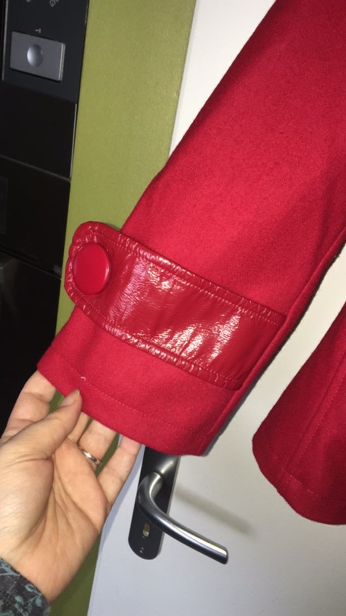 Manteau rouge - photo numéro 3