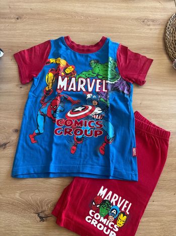 Pyjama Marvel Disney store 5/6ans