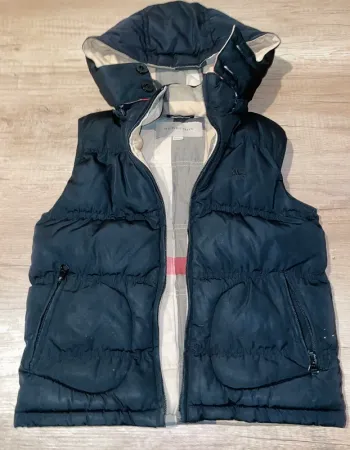 Veste sans manches Burberry t 6 ans (lire annonce )