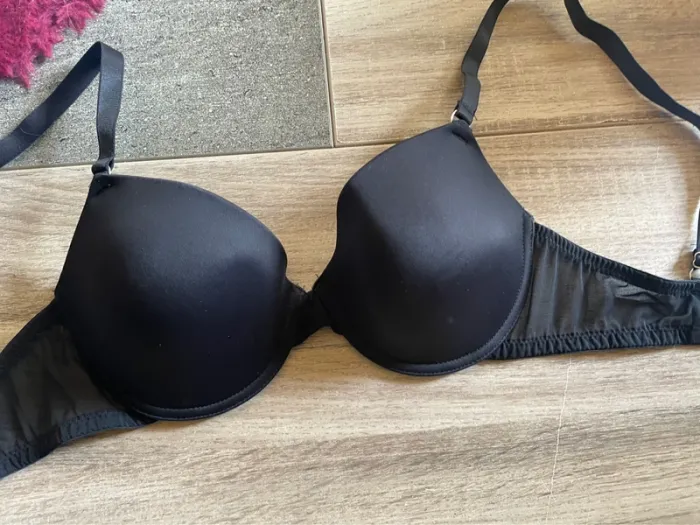 Lot 2 soutien-gorge, 95 D. Rouge et noir. - photo numéro 5
