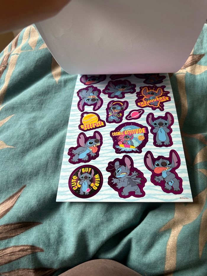 Plaquettes / petit livre gommettes / stickers stitch et Angel - photo numéro 5