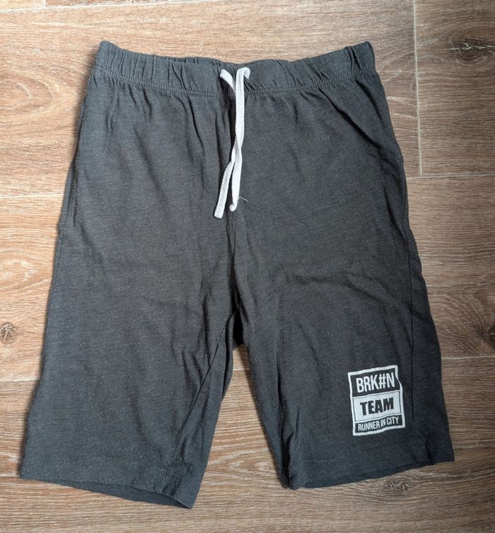 Bermuda gris taille 6 ans tissaia