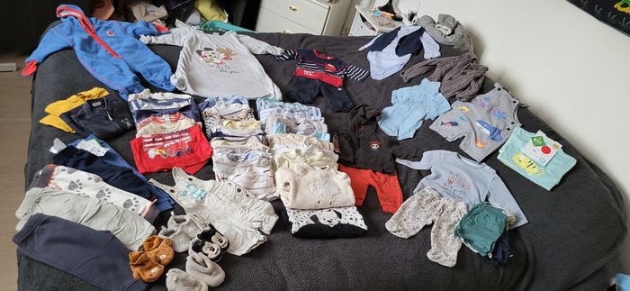 Lot vêtements garçons  6 mois 8