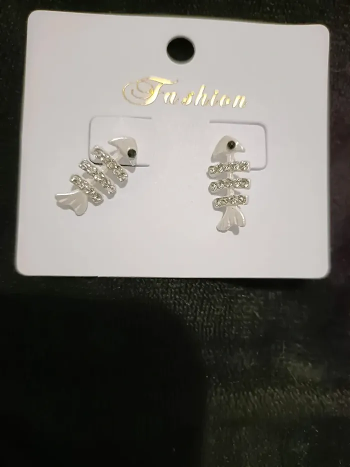 Boucles d'oreilles poisson argenté Blanc - photo numéro 2