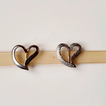 Bracelet montre avec 2 coeurs