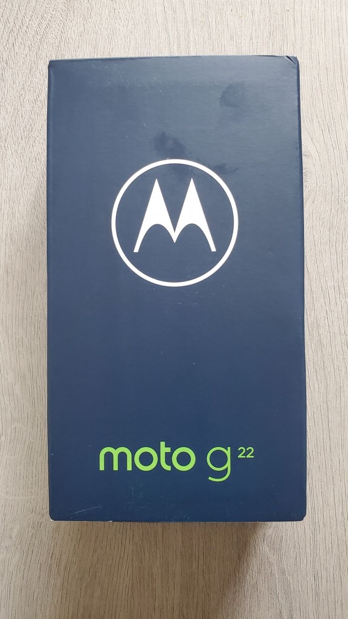 Téléphone portable MOTOROLA G22 64GO Neuf jamais ouvert.