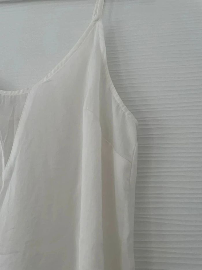 Haut débardeur blanc bretelles fines fluide uni basique simple décolleté dos transparent - photo numéro 3