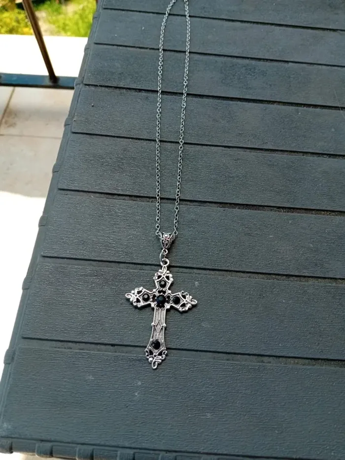 Croix gothique +chaine 50cm - photo numéro 2