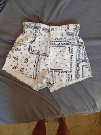 Short taille haute Bershka