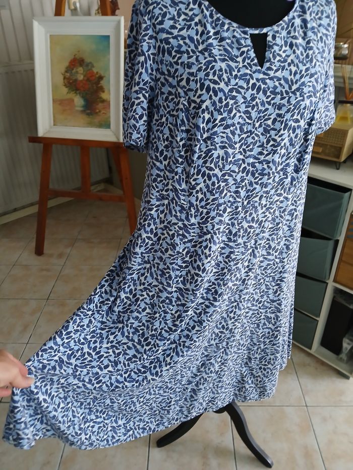 Jolie robe légère T46. - photo numéro 4