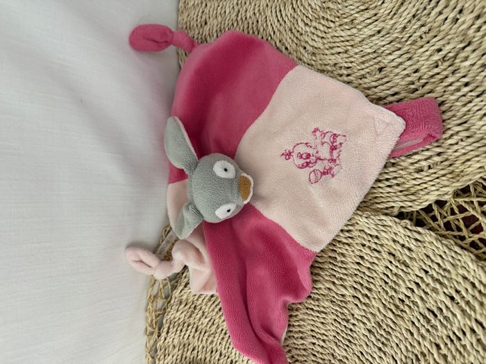Doudou plat lapin RODADOU RODA rose bébé hochet 3 noeuds - photo numéro 2