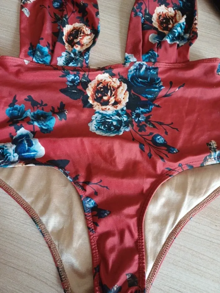 Joli maillot de bain - photo numéro 3