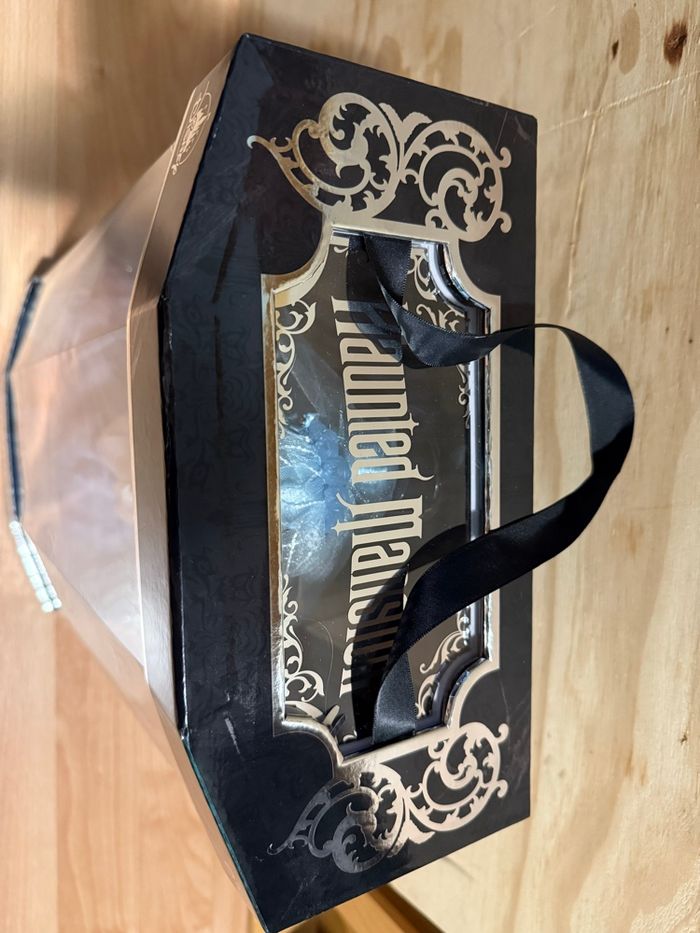 Poupée édition limitée Haunted mansion - photo numéro 3