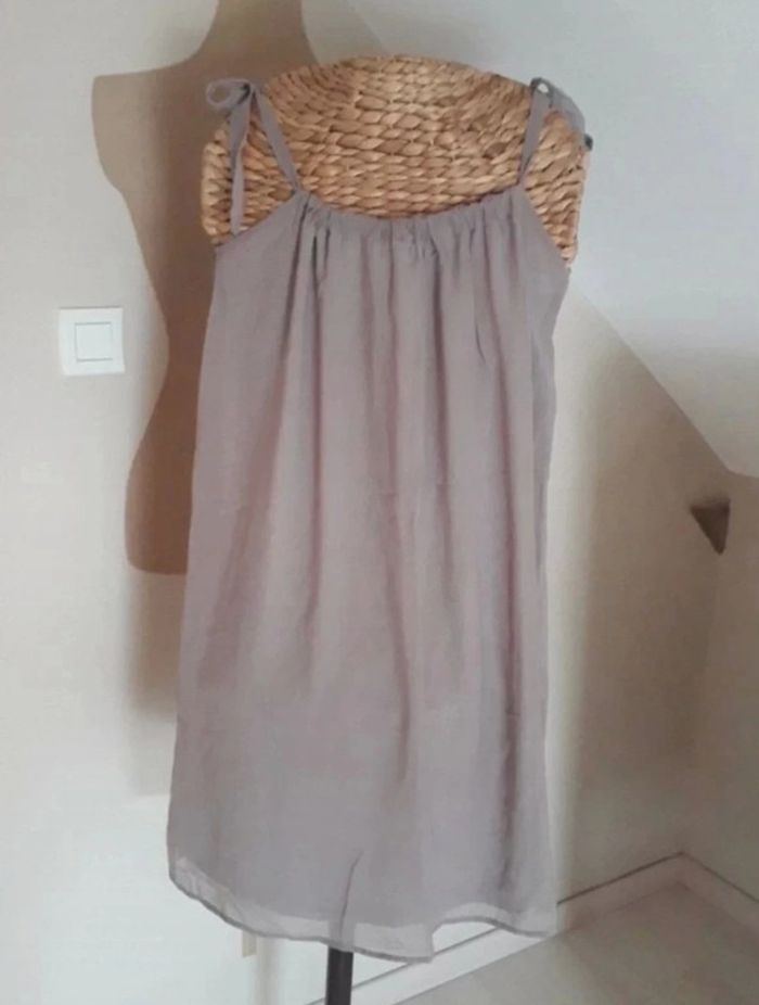Robe a bretelles - photo numéro 2