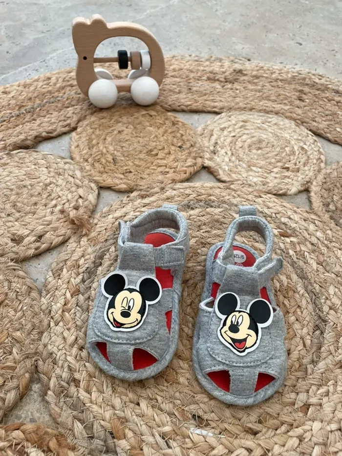 Chaussures / sandales / sandalettes 9/12 mois