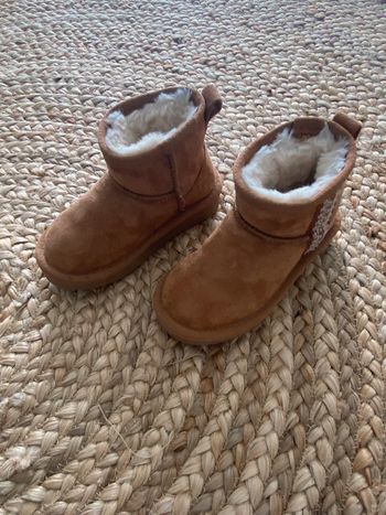 Bottines style Ugg, pointure 23