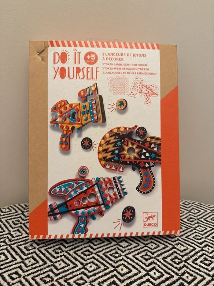 Djeco - Coffret créatif Lanceurs de Jetons à décorer Kosmik - Dès 5 ans