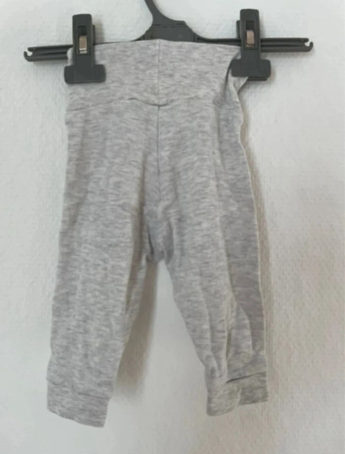 Leggings Bebe - taille 6 mois - photo numéro 3