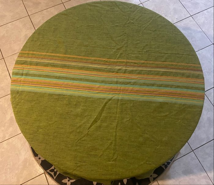 Nappe verte et multicolore