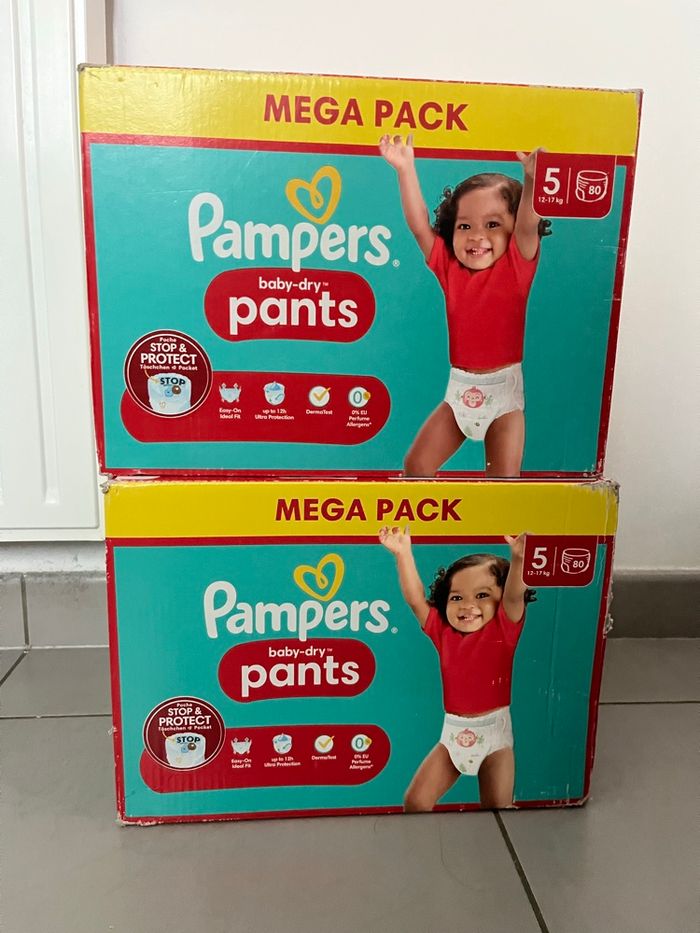 160 couches Pampers pants taille 5