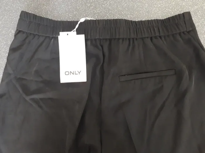 Pantalon Only neuf - photo numéro 3