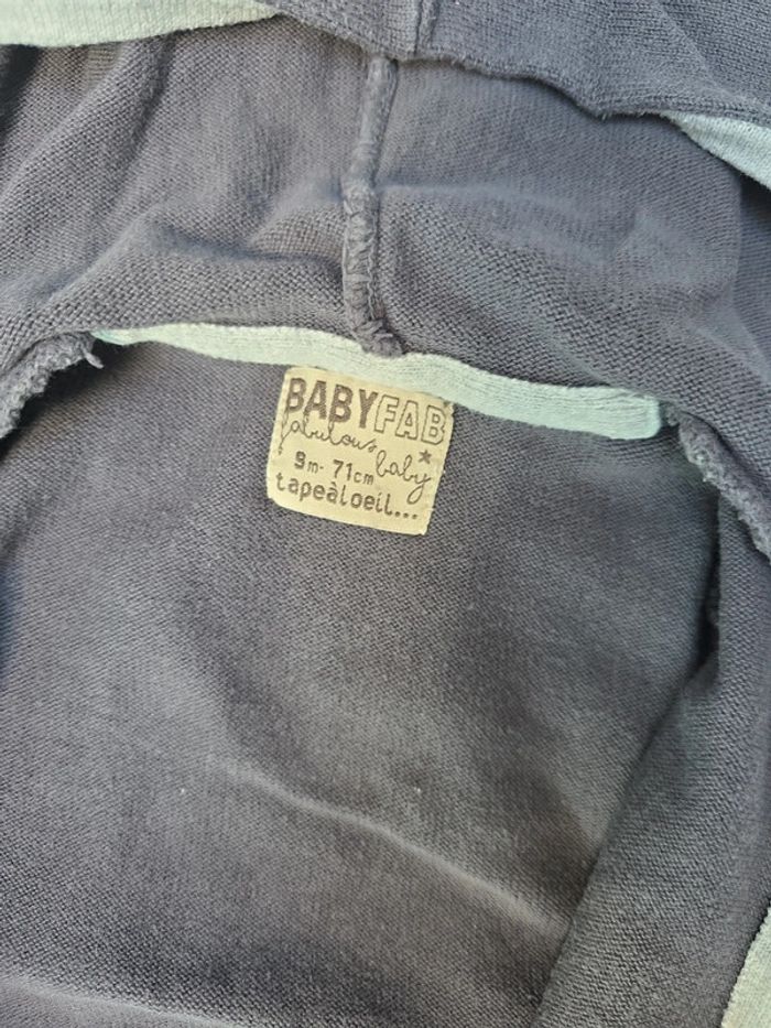 Veste avec capuche garçon 9 mois - photo numéro 4
