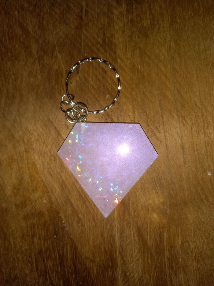 Porte clé diamant holographique résine
