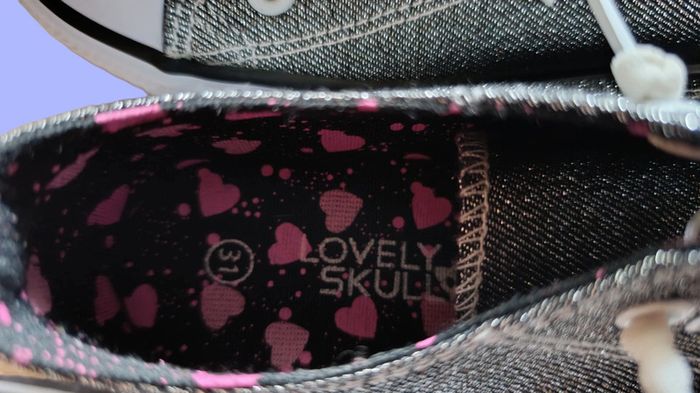 Baskets Toile. Pointure 31/32. Lovely Skull. - photo numéro 4