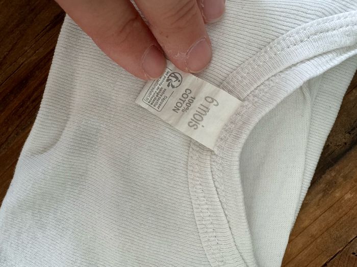 Lot 3 bodies 6 mois - photo numéro 3